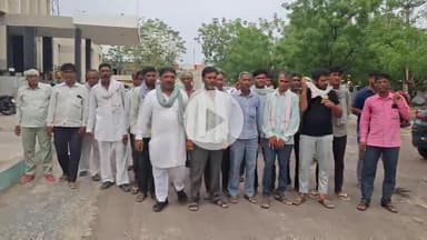 चूरू: रणसीसर की श्मशान भूमि से अतिक्रमण हटाने की मांग को लेकर ग्रामीणों ने जिला कलेक्टर को दिया ज्ञापन