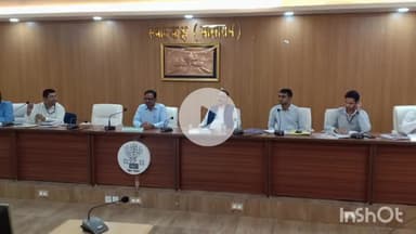 सासाराम: डीआरडीए सभागार में जिला स्तरीय परामर्श दात्री समिति की समीक्षा बैठक हुई आयोजित