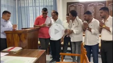 चूरू: जिले के ठेकेदारों ने निर्माण कार्य की निविदाओं का किया बहिष्कार, कलेक्ट्रेट में मांगों के समर्थन में दिया ज्ञापन