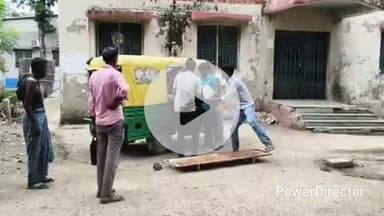 कहरा: सदर अस्पताल में पोस्टमार्टम के बाद पुलिस ने शव परिजनों को सौंपा, घटना बैजनाथपुर थाना क्षेत्र के लक्ष्मीनियां गाँव की