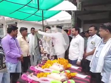 निवाई: झिलाय रोड़ स्थित थोक फल सब्जी मंडी परिसर में माली सैनी समाज के नवनिर्वाचित तहसील अध्यक्ष का स्वागत किया गया