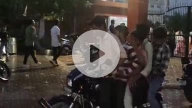 फिरोज़ाबाद: यातायात नियमों को ताक पर रखकर बाइक पर 5 लोग सवार, वीडियो हुआ वायरल