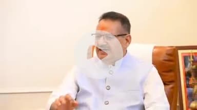 देहरादून: कैबिनेट मंत्री गणेश जोशी ने बैठक में कहा, बस्तियों में 2016 से पहले निर्मित घरों को ना दें नोटिस