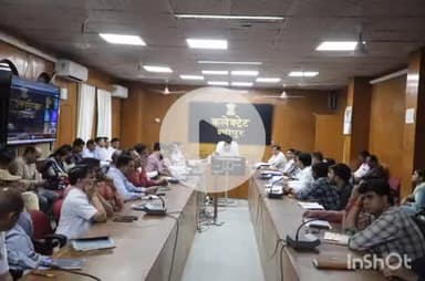 श्योपुर: कलेक्ट्रेट में हुई समय सीमा की बैठक, जिला पंचायत सीईओ ने कहा- नदियों के जल स्तर पर सतत निगरानी बनाए रखें