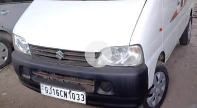 અંકલેશ્વર: ગડખોલ પાટિયા વિસ્તારમાં આવેલ અક્ષર આઇકોન શોપિંગ પાર્ક કરેલ ઇક્કો કારની ચોરીની ઘટના સીસીટીવી કેમેરામાં કેદ થઈ છે