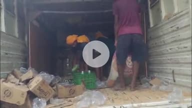 बक्सर: वीर कुंवर सिंह चेकपोस्ट पर उत्पाद पुलिस ने आगरा से आ रहा शराब से लदा ट्रक पकड़ा, 6140.94 लीटर शराब बरामद, 1 गिरफ्तार