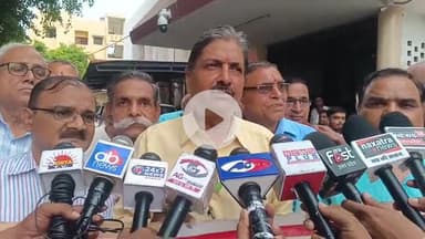 कानपुर: संयुक्त पेंशनर्स कल्याण समिति ने जिलाधिकारी को ज्ञापन सौंपा, पेंशनरों में समानता बनाए रखने की मांग की