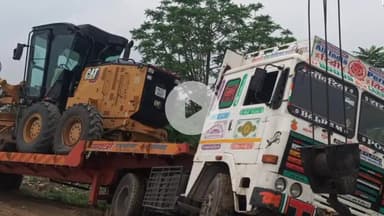 कनवास: कमलपुरा हाईवे पर बारिश से गीली मिट्टी में फिसला ट्रक, खाई में गिरते हुए बचा, चालक ने कूदकर बचाई जान