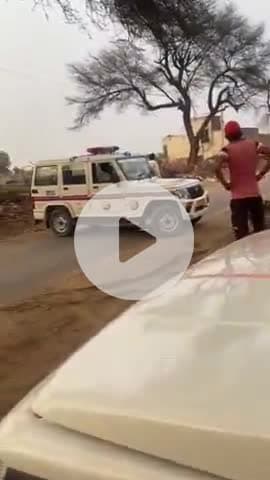 रायसिंहनगर: रायसिंहनगर क्षेत्र में फिल्मी स्टाइल में पुलिस की नाकाबंदी तोड़कर नशा तस्कर हुए फरार