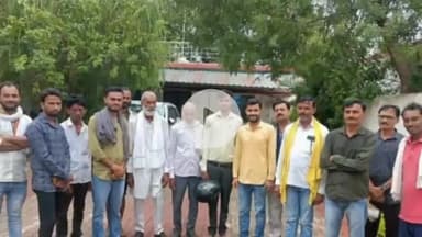 पवई: तारा ग्राम के लोगों ने पूर्व मंत्री व वर्तमान विधायक बृजेंद्र प्रताप सिंह को ज्ञापन सौंपा