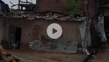 सिंगरौली: वार्ड 39 में बारिश से कई घरों में घुसा पानी, पार्षद प्रतिनिधि ने दो परिवारों को पीएम आवास में किया शिफ्ट