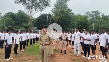 मुंगेर: पुलिस अधीक्षक सैयद इमरान मसूद ने नवनियुक्त सिपाहियों के पीटी का लिया जायजा