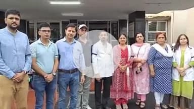 लाडपुरा: उदयपुर में चिकित्सक की करंट लगने से मौत के बाद कोटा में चिकित्सकों ने काली पट्टी बांधकर किया विरोध प्रदर्शन