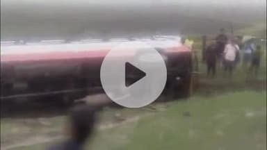 दीगोद: कोटा-सुल्तानपुर मार्ग पर स्टेट हाइवे 70 पर कंवरपुरा गांव के निकट निजी बस पलटी, आधा दर्जन यात्री घायल, एक कोटा रेफर