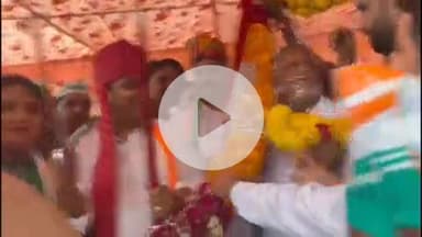 लाडपुरा: कांग्रेस प्रदेश अध्यक्ष डोटासरा और प्रतिपक्ष के नेता टीकाराम जुली का नया नोहरा अनंतपुरा में कांग्रेस जनों ने किया स्वागत