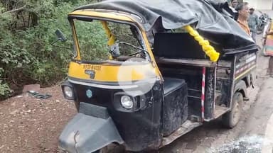 कटनी नगर: माधव नगर थाने के समीप अनियंत्रित होकर पलटा स्कूली बच्चों से भरा ऑटो, एक बच्चे को आई मामूली चोट