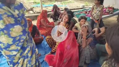 फरेंदा: मिश्रौलिया गांव में पंखा चालू करते समय करंट लगने से युवक की हुई मौत, गांव में शोक का माहौल