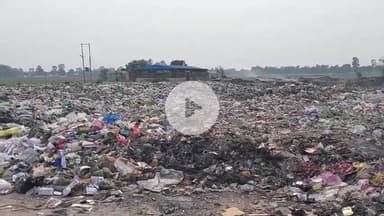 पूरनपुर: मुझा खुर्द कला रोड के पास नगरपालिका के द्वारा कूड़े का लगाया जा रहा ढेर, बीमारियों को दे रहा दावत ग्रामीण परेशान#jansama