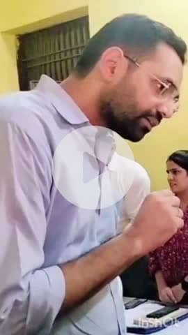 उच्चैन: संभागीय आयुक्त टीना सोनी व जिला कलेक्टर कमर उल जमान चौधरी ने ग्राम फतेहपुर में ग्रामीणों से की मुलाकात