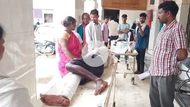 लोहरदगा: दो बाइक की टक्कर के बाद बोलेरो ने भी मारी टक्कर, बाइक सवार रिम्स रेफर