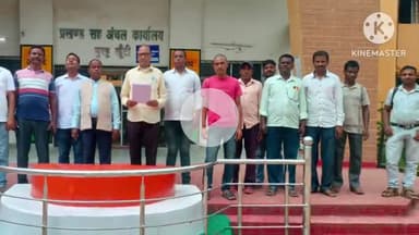 मुरहू: झारखंड सरकार की गिरती कानून व्यवस्था पर भाजपा कार्यकर्ताओं ने मुरहू प्रखंड विकास पदाधिकारी को सौंपा ज्ञापन