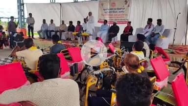 खरगौन: खरगोन में 80 कर्मचारियों ने रैली निकाली पेसा मोबिलाइजरों का मानदेय बढ़ाने की मांग, DM को दिया  ज्ञापन