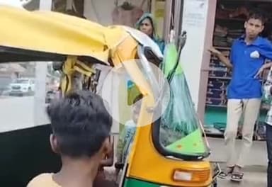 पूर्णिया पूर्व: बेलगच्छी चौक पर ऑटो ने टोटो को मारी ठोकर, टोटो चालक घायल को इलाज के लिए पूर्णिया भेजा गया