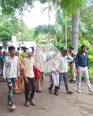 खरगौन: महेश्वर: युवक आत्महत्या मामले में परिजनों ने एसपी को धमकाने का ऑडियो सौंपा