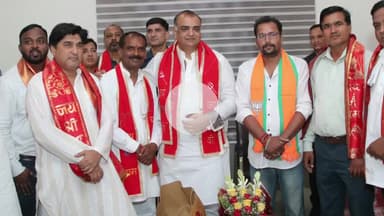 रामपुर: मंगलवार को सिविल लाइन क्षेत्र स्थित कार्यालय पर विधायक आकाश सक्सेना ने भाजपा के नवनियुक्त पदाधिकारियों का स्वागत किया