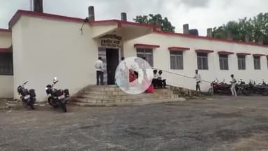 माडा: क्षेत्र के लोगों का नहीं हो रहा माडा तहसील में समाधान कई दिनों से लोग लग रहे हैं तहसील कार्यालय का चक्कर। #Jan samasya