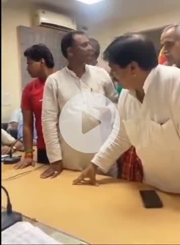 ग्वालियर गिर्द: ग्वालियर नगर निगम मुख्यालय में कमिश्नर और कांग्रेस नेता सुनील शर्मा के बीच तीखी बहस