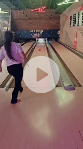 #tenpinbowling 😘 😘😘 #game #gaurcitymall #maharajganj #explore #mall #greaternoida #enjoylife #nature #follower