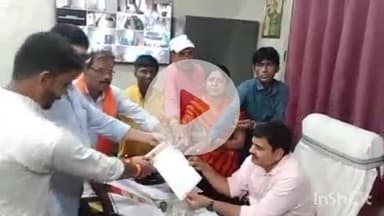 बेरमो: बेरमो में भाजपा कार्यकर्ताओं का आक्रोश प्रदर्शन, बेरमो बीडीओ को सौंपा ज्ञापन