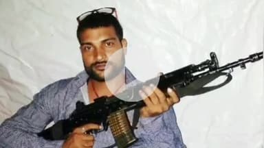 मेदिनीनगर (डालटनगंज): पलामू प्रशासन ने कुख्यात अपराधी सरगना सुजीत सिन्हा गैंग के हरि तिवारी पर सीसीए लगाया