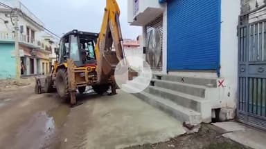 अमरोहा: किशनगढ़ वार्ड में अमरोहा नगर पालिका ने नाले पर हुए अवैध अतिक्रमण को हटवाया