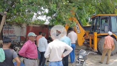 बरेली: राष्ट्रपति के दौरे से पहले अतिक्रमण हटाओ अभियान तेज, IVRI से डेलापीर तक की गई कार्रवाई