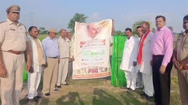 जलेसर: गांव कुशवाहा चौकी से मीसाखुर्द सहवाजपुर तक डॉ. श्यामाप्रसाद मुखर्जी के बलिदान दिवस पर वृक्षारोपण कार्यक्रम