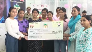 देहरादून: जिलाधिकारी सविन बंसल ने कलेक्ट्रेट में नंदा सुनंदा प्रोजेक्ट के तहत असहाय बालिकाओं को चेक किए वितरित