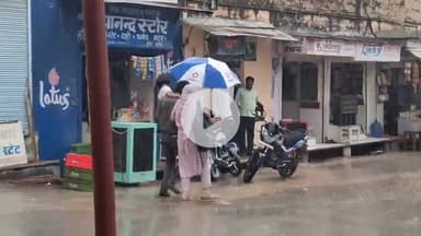 चूरू: बारिश से सफेद घण्टाघर के पास और शहर के निचले इलाकों में पानी भर गया, लोगों को आवागमन में हुई परेशानी