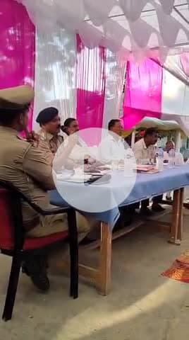 नानपारा: मुहर्रम त्योहार को सकुशल संपन्न कराए जाने के उद्देश्य से खैरीघाट थाना परिसर में शांति बैठक हुई संपन्न।