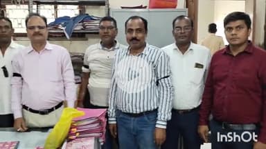 सासाराम: सासाराम अनुसचिवीय कर्मचारी संघ ने दूसरे दिन भी काला पट्टी बांधकर सरकारी सभी दफ्तरों में किया कार्य