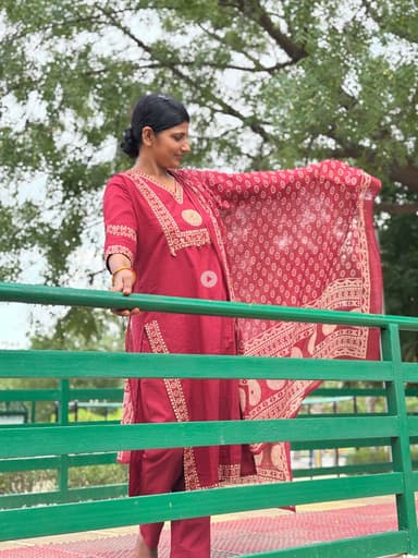 श्री विनायक सूट एंड साड़ी चूरू 
भरतिया हॉस्पिटल के पास BSNL ऑफिस के सामने चूरू 
 7357966099
#suit #saree #lehenga #bedsheet