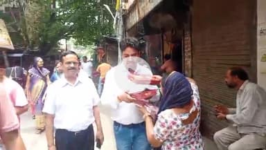 गुजरात की विसावदर सीट पर आम आदमी पार्टी ने बड़ी जीत दर्ज की है।  आप पार्टी के कार्यकर्त्ताओं ने खुशी में लोगों की लहर