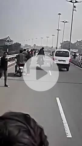 😲😯 nice stund boy #viral#trending#news #viral song #viral#nice stunt #moment #viral#viral#short#reals#trending#