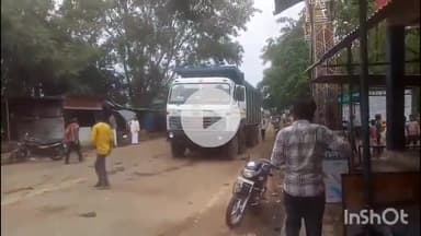 बटियागढ़: फतेहपुर में गिट्टी से भरे हाइवा की टक्कर से 3 मवेशियों की हुई मौत, ग्रामीणों ने हाइवा पकड़ा