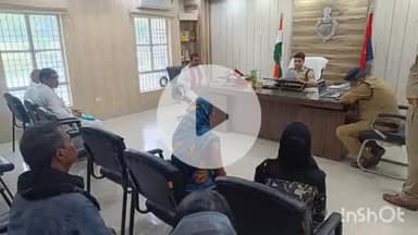 बलरामपुर: पुलिस अधीक्षक कार्यालय में पुलिस अधीक्षक ने जनसुनवाई कर लोगों की समस्याएं सुनीं