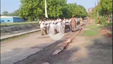 मंझनपुर: कौशाम्बी पुलिस लाइन में एएसपी ने परेड की ली सलामी, साफ़-सफाई और फिटनेस को लेकर दिए कड़े निर्देश