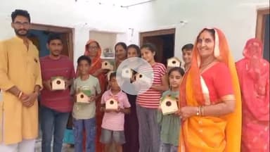 तारानगर: तारानगर में घर बनाते समय पेड़ काटने से पक्षियों का घोंसला टूटा, घर बनते ही बांटे पक्षियों के सैकड़ों घर