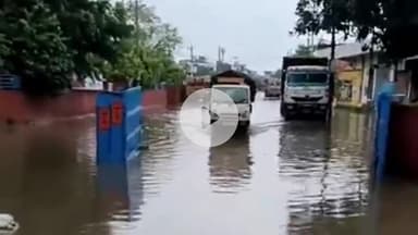 लाडवा: सीएम सिटी लाडवा में बारिश ने खोली प्रशासन के दावों की पोल, अनाज मंडी हुई जलमग्न व घरों में घुसा पानी