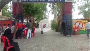 जलेसर: पुरानी रंजिश के चलते गांव टोडलपुर के समीप नामजदों ने ट्रैक्टर के सामने बाइक खड़ी कर पिता-पुत्र के साथ गाली-गलौज कर पीटा